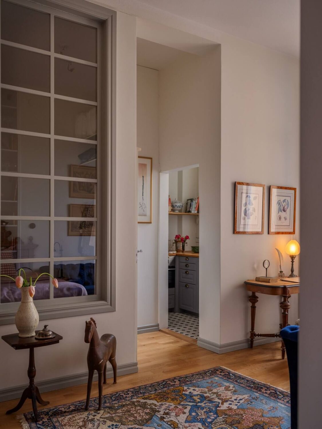 A Tiny Apartment with Antique Furniture 6 large inner window