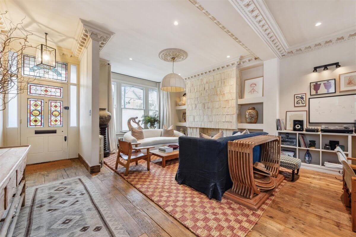 modern rustic living room with checkerboard rug