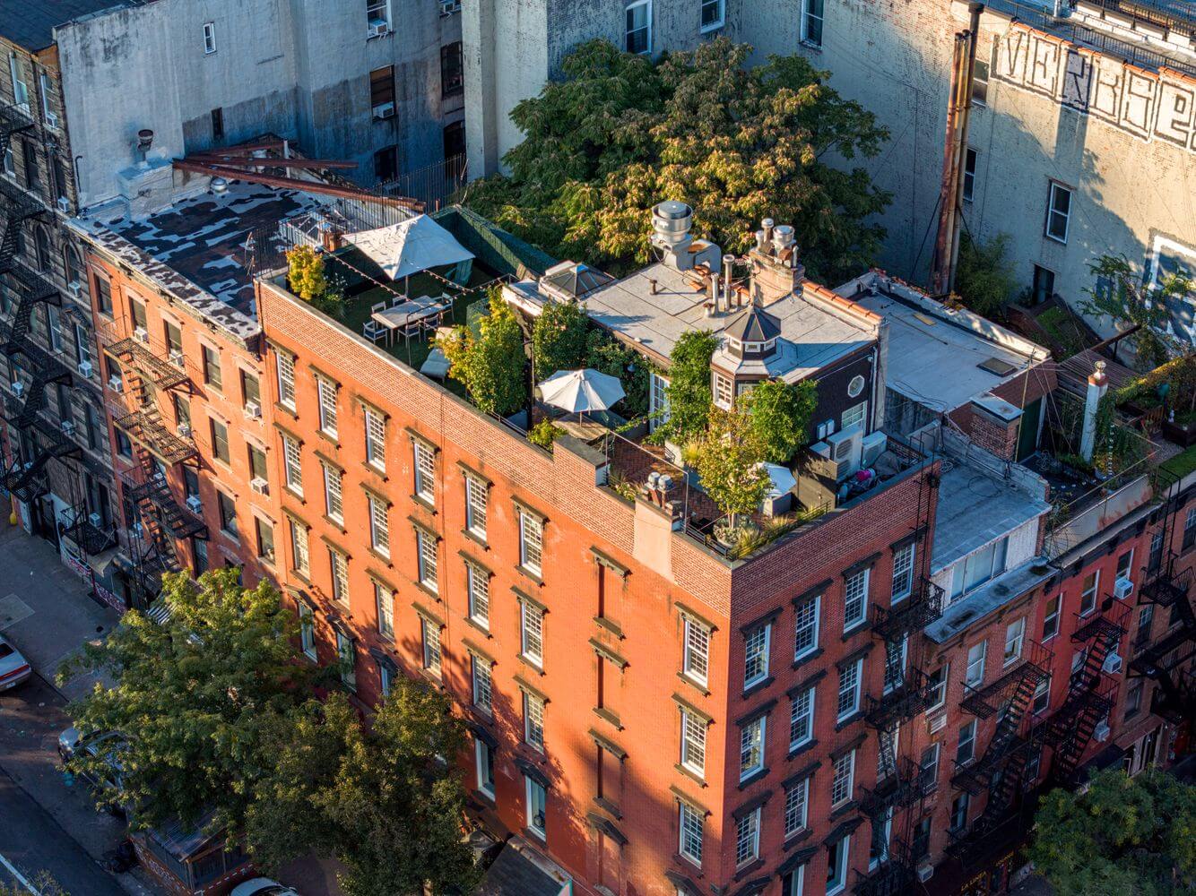 A New York Penthouse with a Rooftop Cottage 27 new york penthouse roof terrace