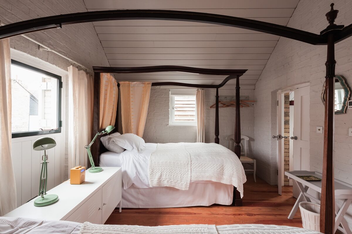 A Home with Cottage Interiors in a Former Cambridge Shop 23 ouble bedroom canopy bed