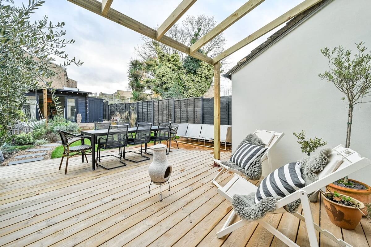 An Eclectic Victorian Townhouse in London 21 outdoor-terrace-wooden-planks-nordroom