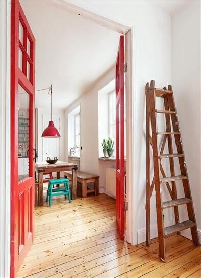 50+ Rooms That Prove ‘The Unexpected Red Theory’ Really Works 64 red double doors