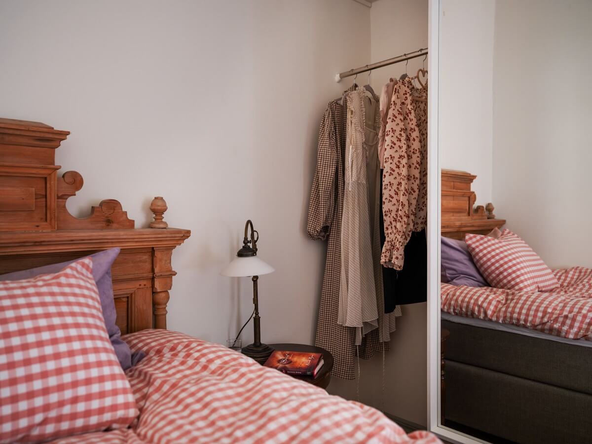 A Tiny Apartment with Antique Furniture 16 tiny bedroom