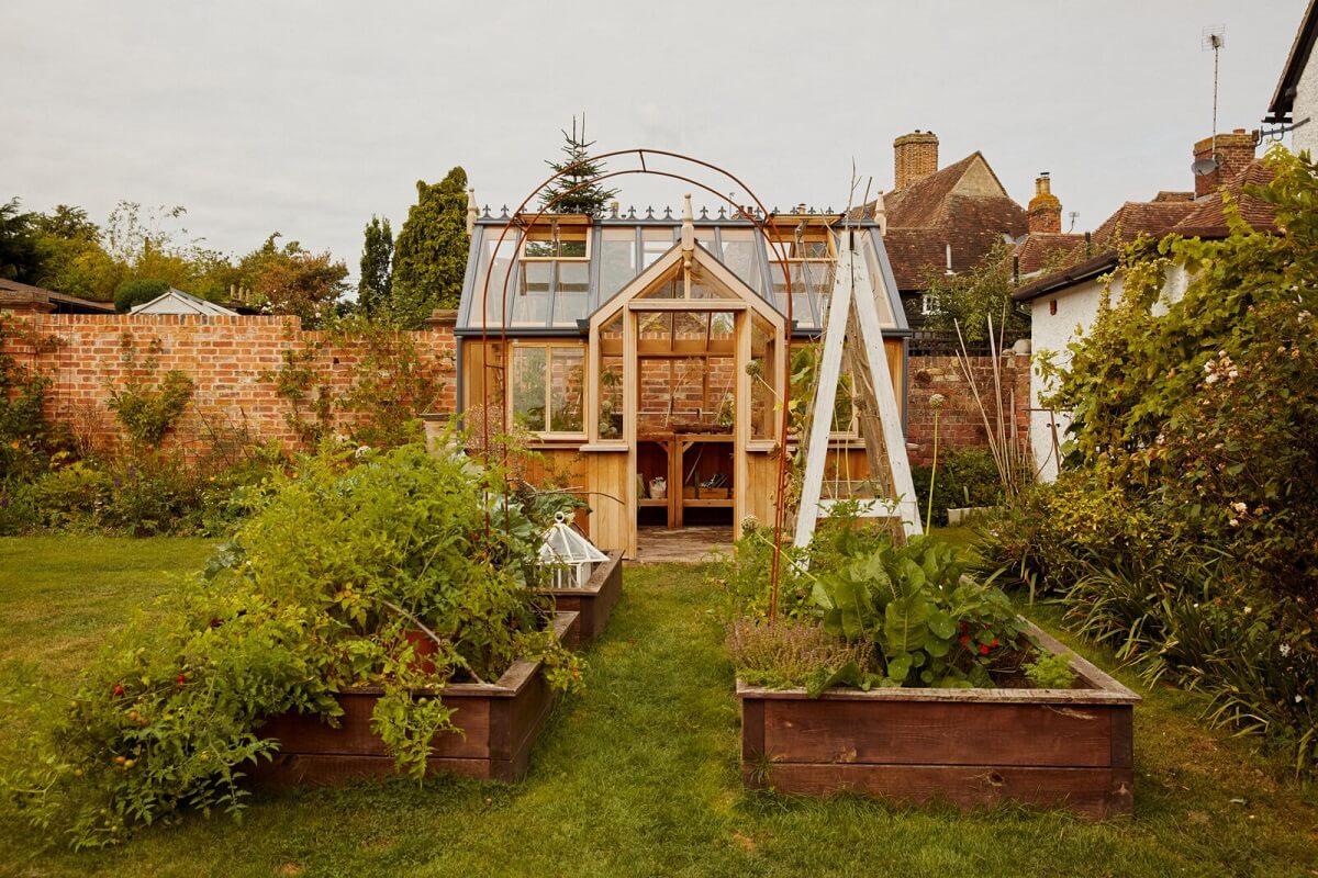 A Cozy Home with Exposed Beams in a Former Post Office 18 vegetable-garden-post-office-conversion