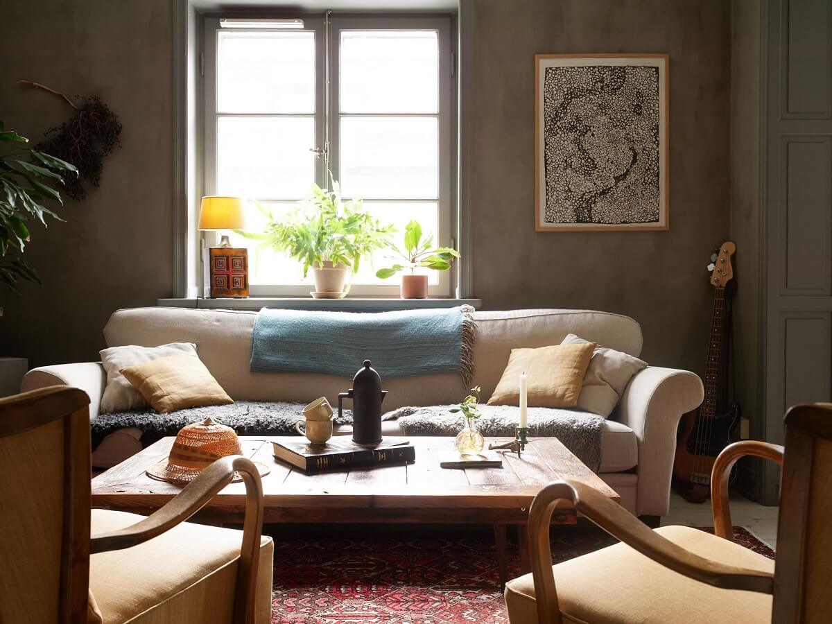 Cozy Vintage Style in a Swedish 1920s Apartment 6 warm vintage style sitting room