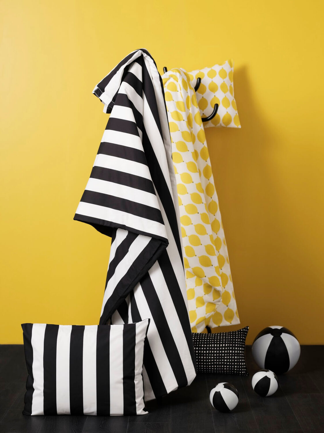 IKEA Spring Collection 2024: A Palette of Possibilities 25 IKEA_SLANHOSTMAL_striped duvet