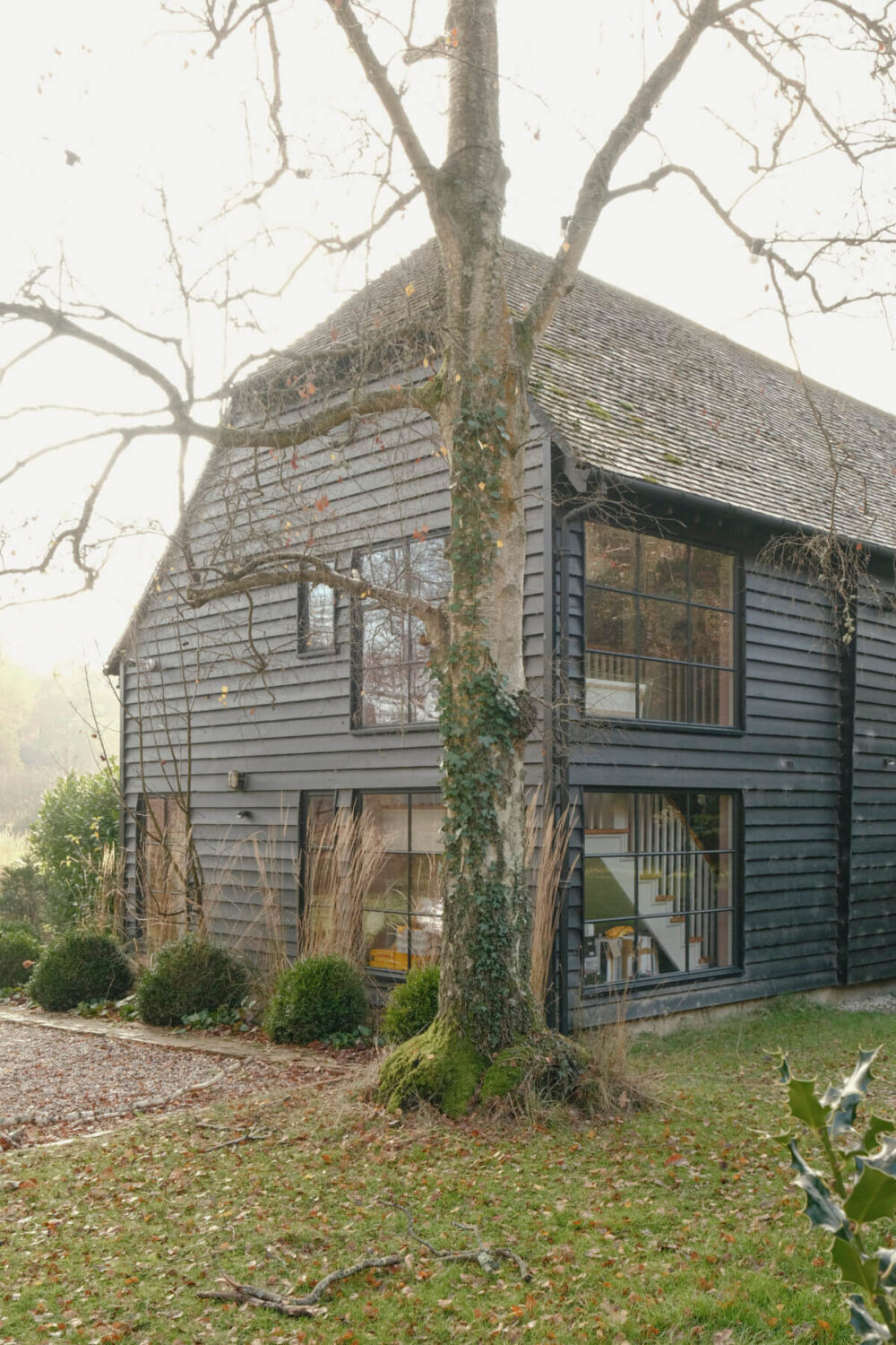 A Barn House with Vintage Decor and Exposed Beams 40 barn house england