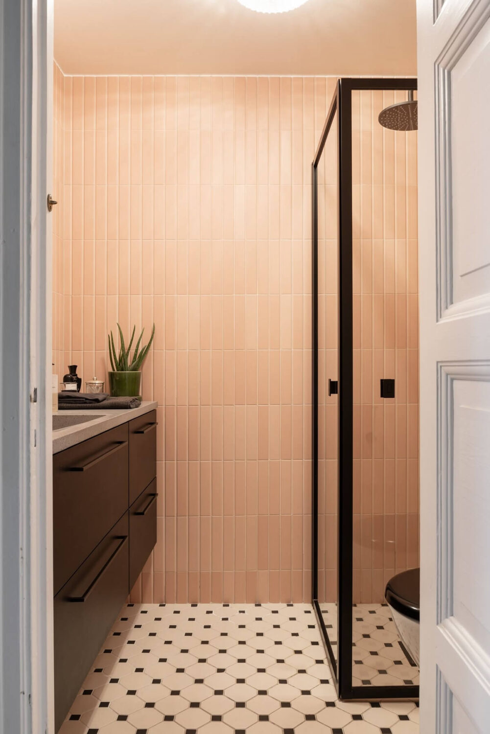 83 Small Bathroom Ideas & How To Make It Look Bigger 36 bathroom with pink tiles