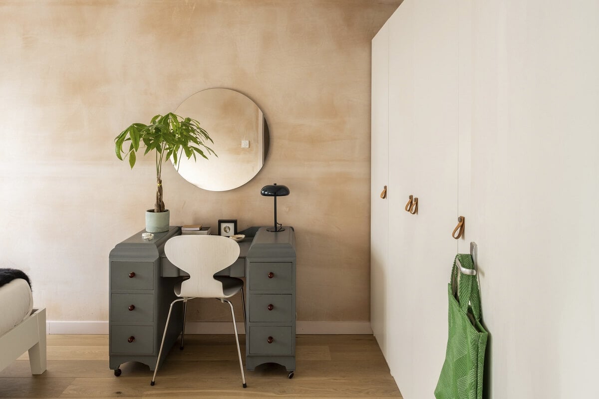 A Modern London Home with Plaster Walls 16 bedroom with vanity table and wardrobes