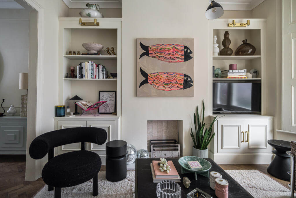 A London House Decorated in Gray and Beige Tones 5 built in shelves in living room