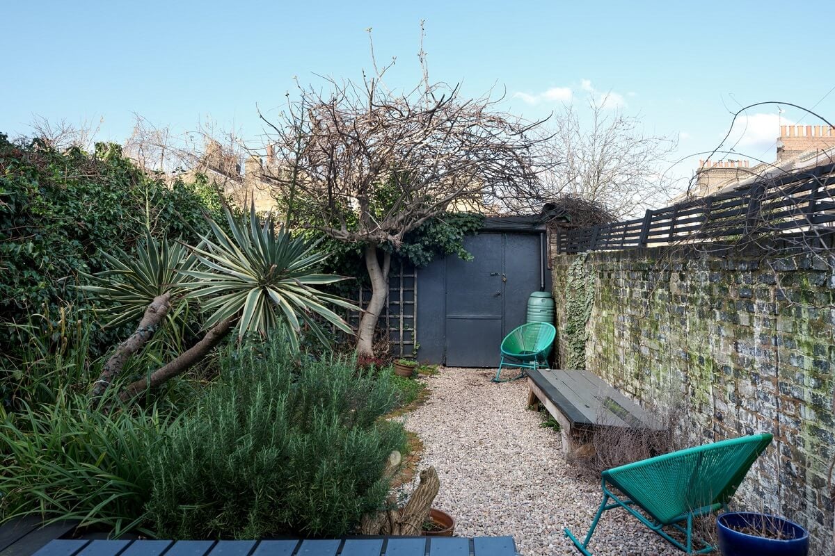 A London Home with Green Color Accents 17 city garden A London Home with Green Color Accents
