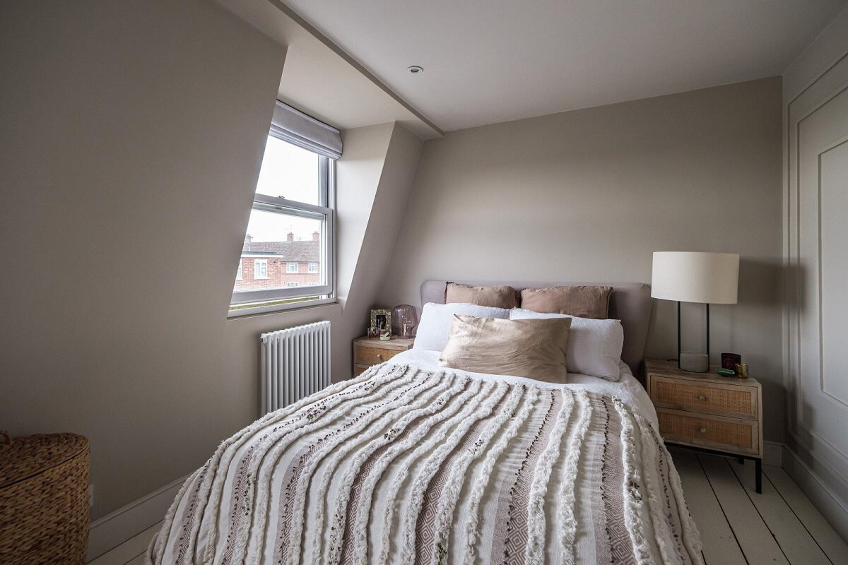 A London House Decorated in Gray and Beige Tones 22 gray attic bedroom