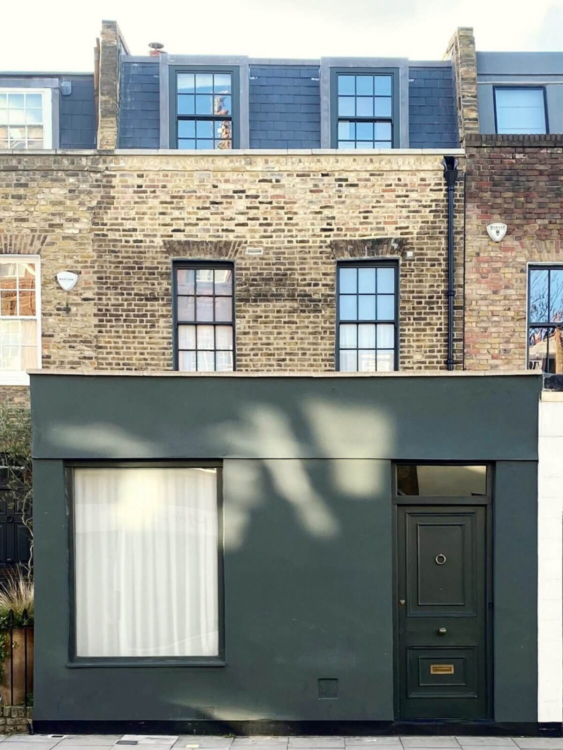 Inviting Colors in a Charming Georgian House in London 25 green exterior london house