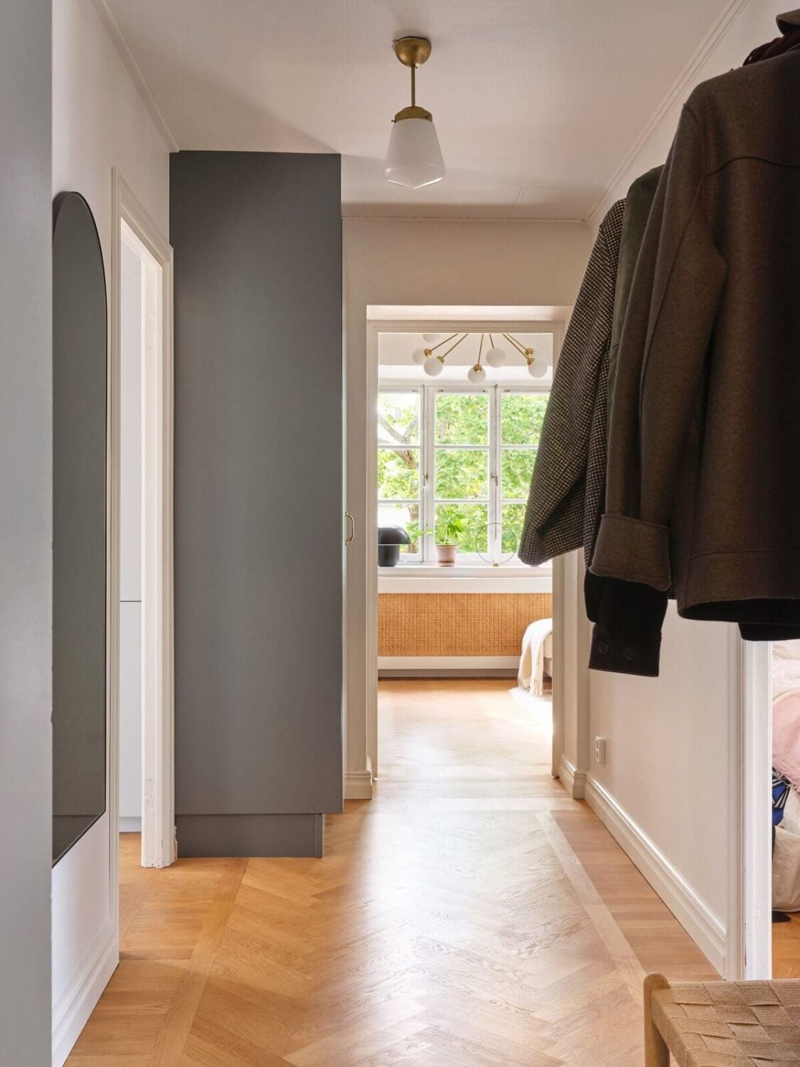 A Light Corner Apartment with a Pink Bedroom 18 hallway 2 A Light Corner Apartment with a Pink Bedroom