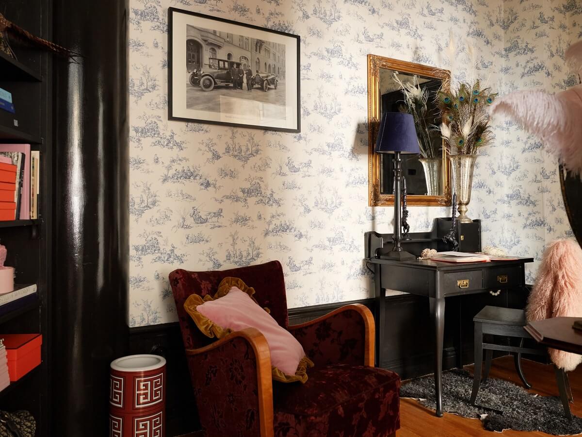 A Classic & Cozy Apartment Painted in Pastel Pink and Blue 20 home-office-with-wallpaper