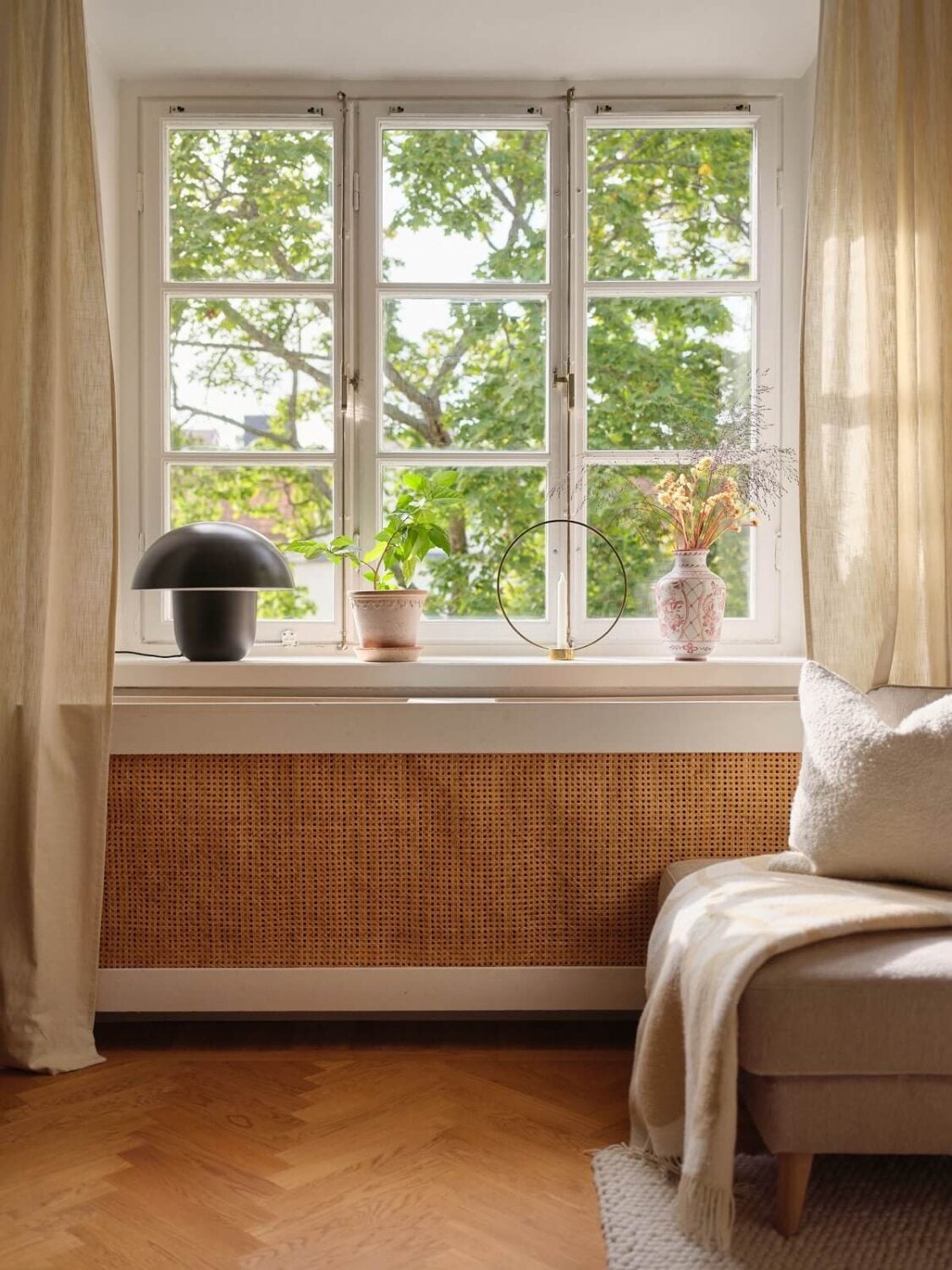 A Light Corner Apartment with a Pink Bedroom 5 light filled living room A Light Corner Apartment with a Pink Bedroom