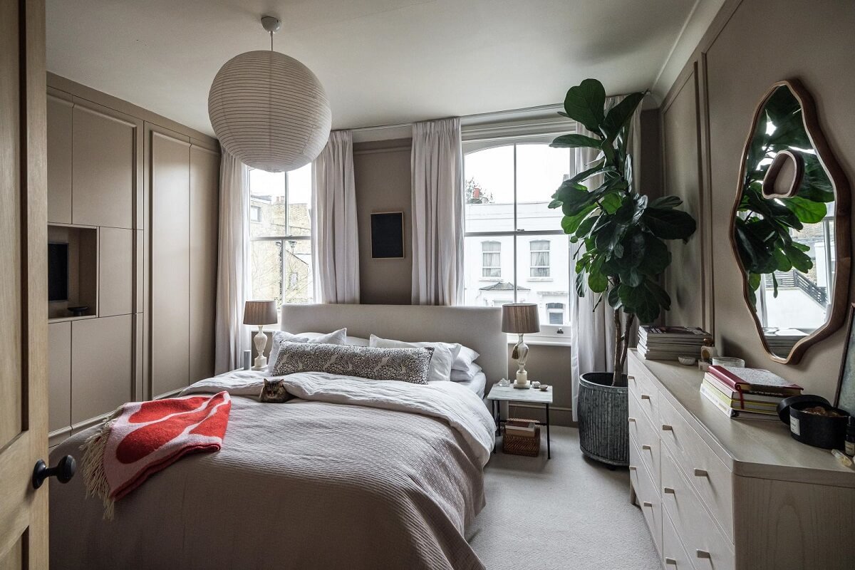 A London House Decorated in Gray and Beige Tones 16 light gray bedroom with built in wardrobes
