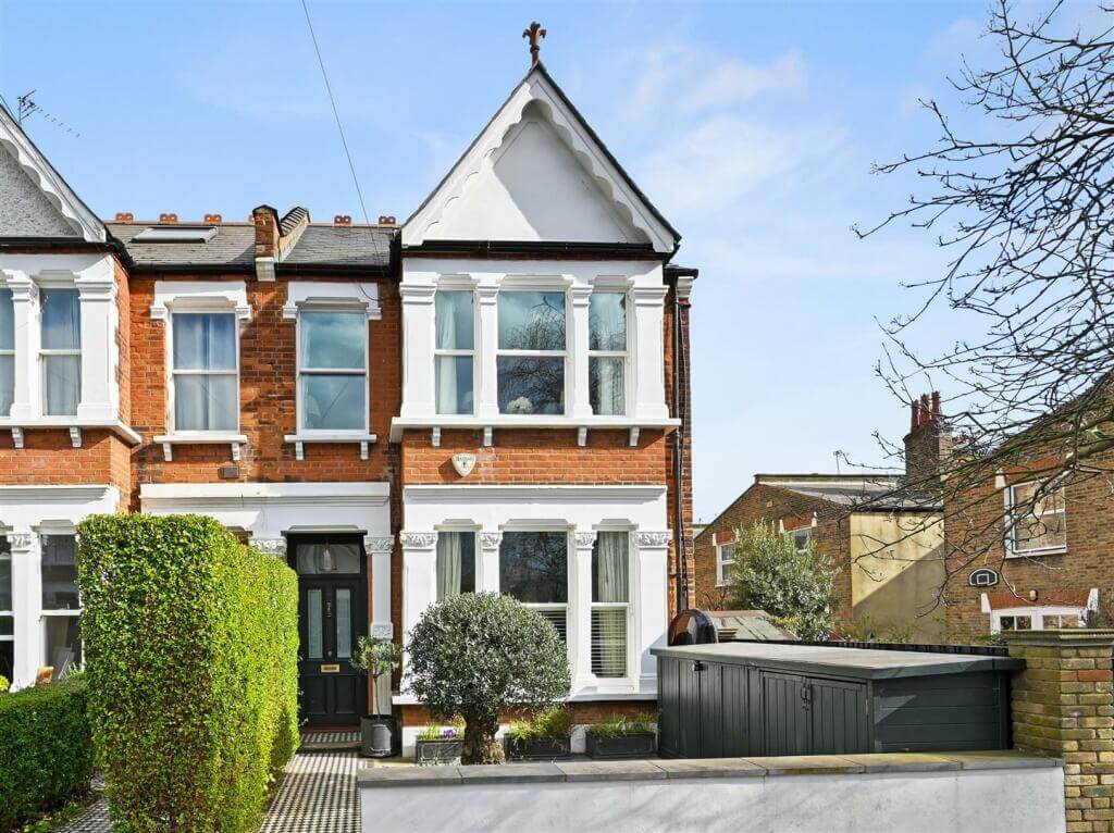 A London Family Home with Blue Color Accents 19 london house