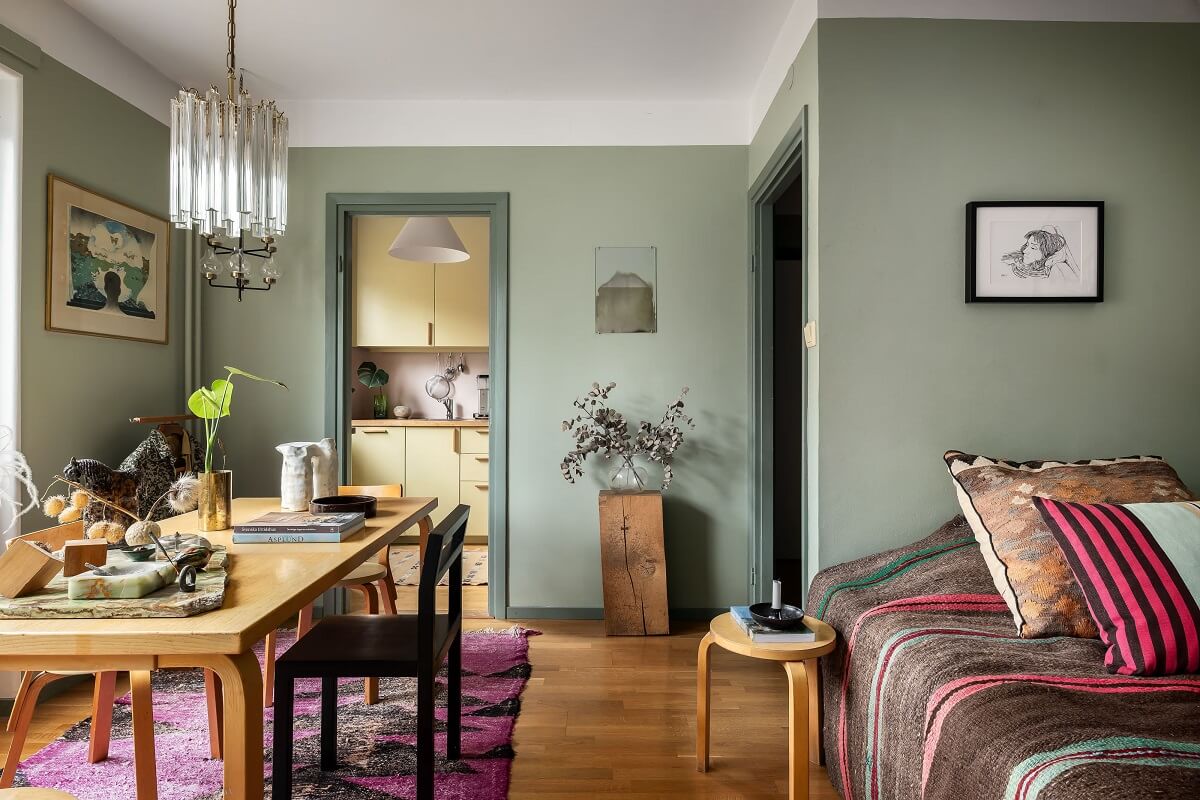 Best of 2024: Loft & Studio Apartments 8 studio apartment with large table