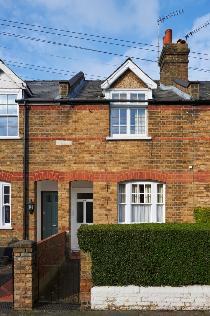 A Small Cottage-Style Apartment in London 18 victorian terrace house england