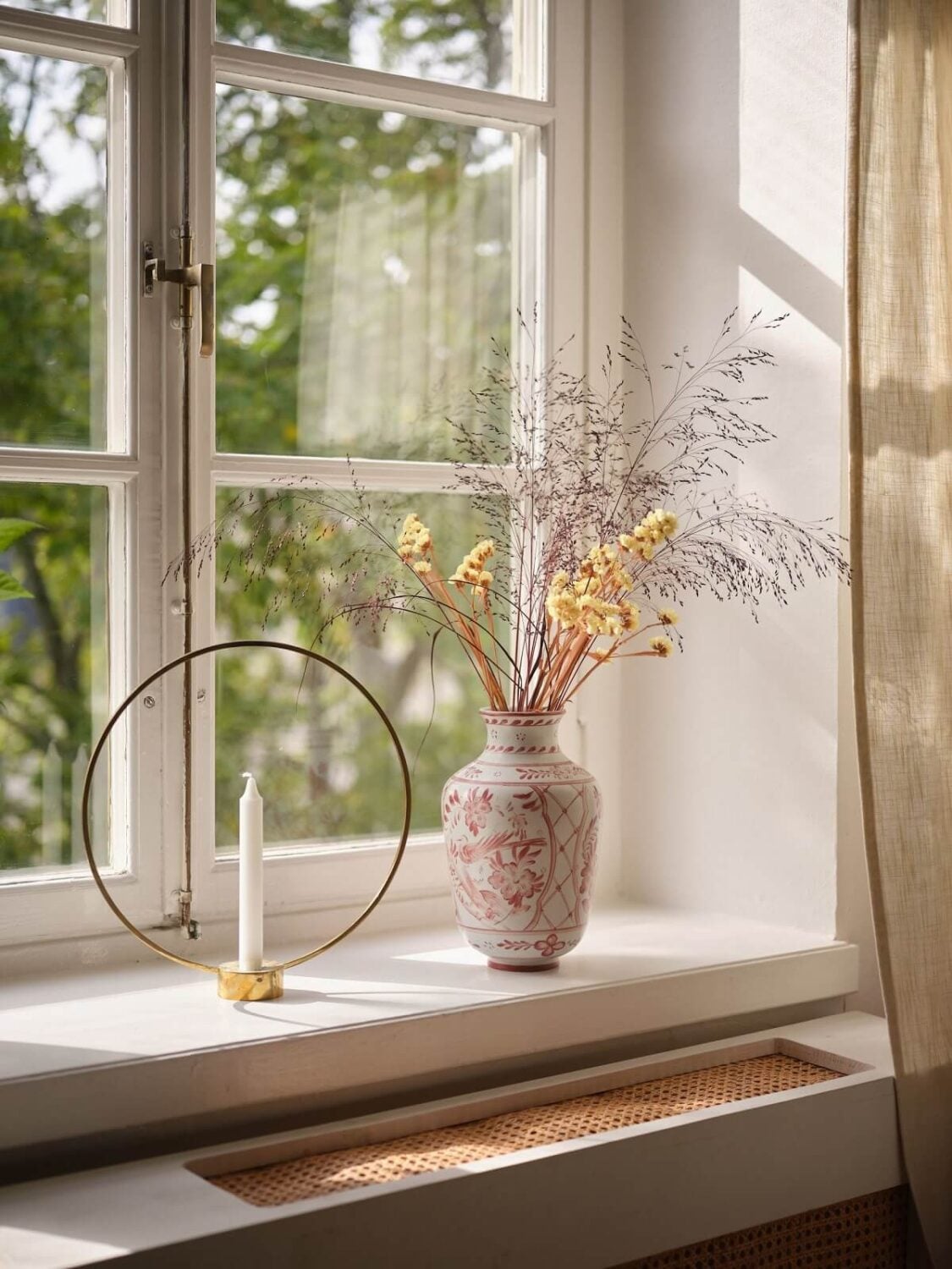 A Light Corner Apartment with a Pink Bedroom 4 window detail