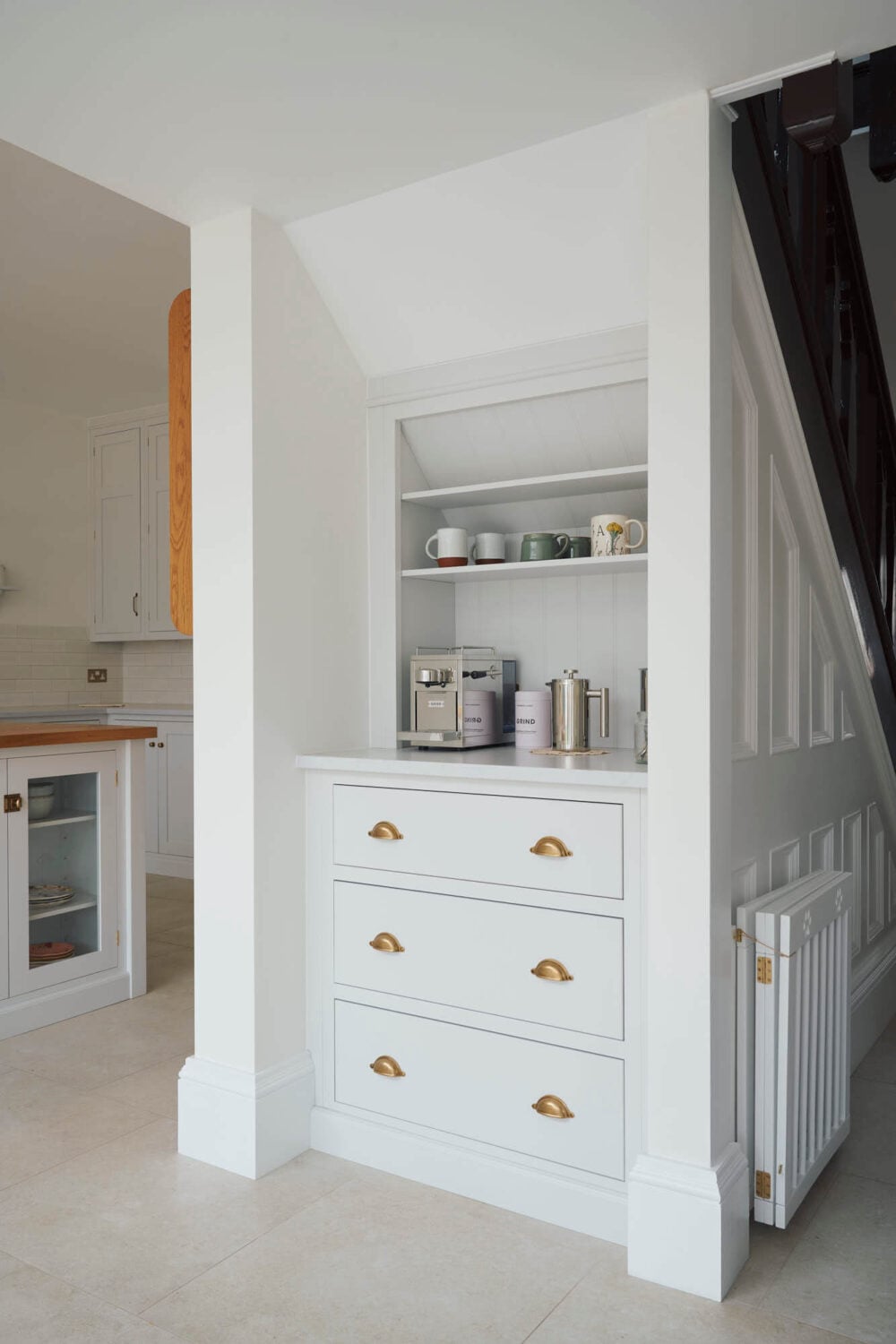 A Stylish White deVOL Kitchen in an Edwardian House 15 16.TheRealShakerKitchen deVOL A Stylish White deVOL Kitchen in an Edwardian House
