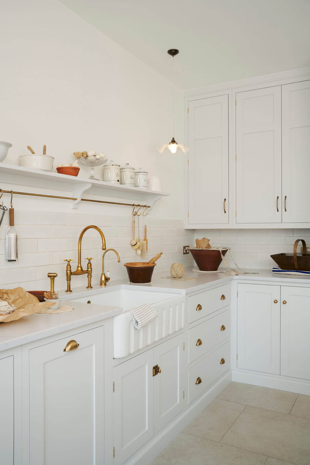 A Stylish White deVOL Kitchen in an Edwardian House 4 3.TheRealShakerKitchen deVOL A Stylish White deVOL Kitchen in an Edwardian House