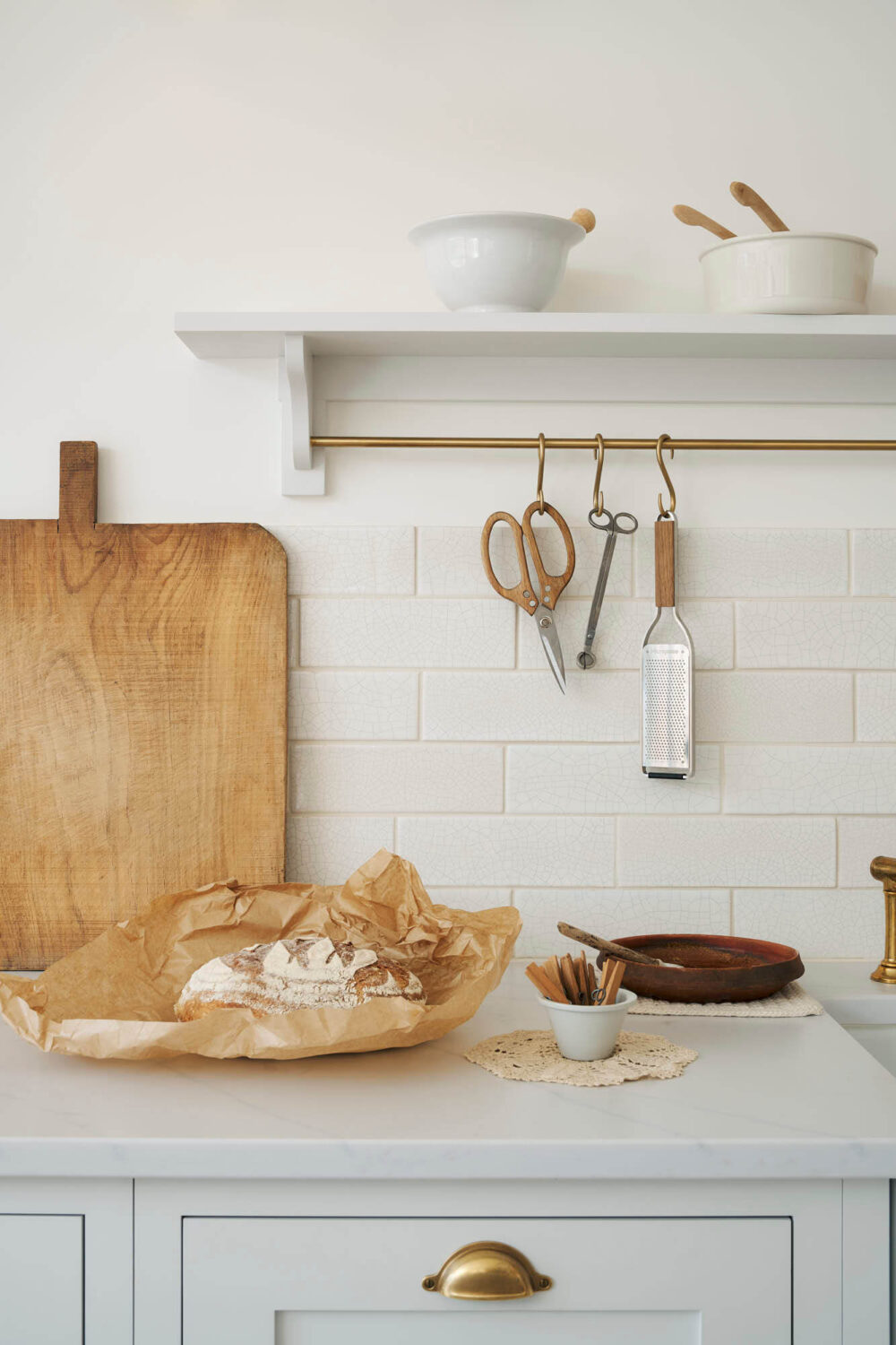 A Stylish White deVOL Kitchen in an Edwardian House 6 5.TheRealShakerKitchen deVOL A Stylish White deVOL Kitchen in an Edwardian House