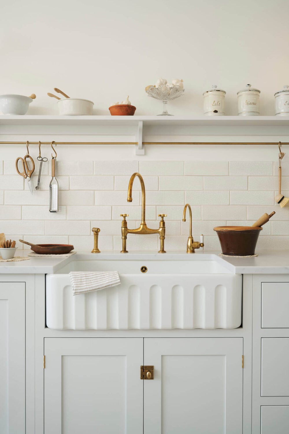 A Stylish White deVOL Kitchen in an Edwardian House 7 6.TheRealShakerKitchen deVOL A Stylish White deVOL Kitchen in an Edwardian House
