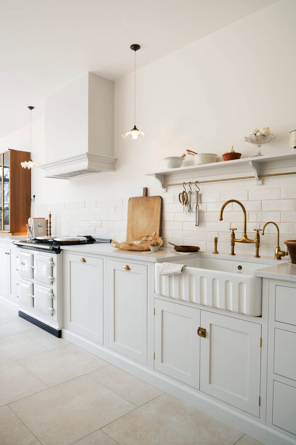 A Stylish White deVOL Kitchen in an Edwardian House 8 7.TheRealShakerKitchen deVOL A Stylish White deVOL Kitchen in an Edwardian House
