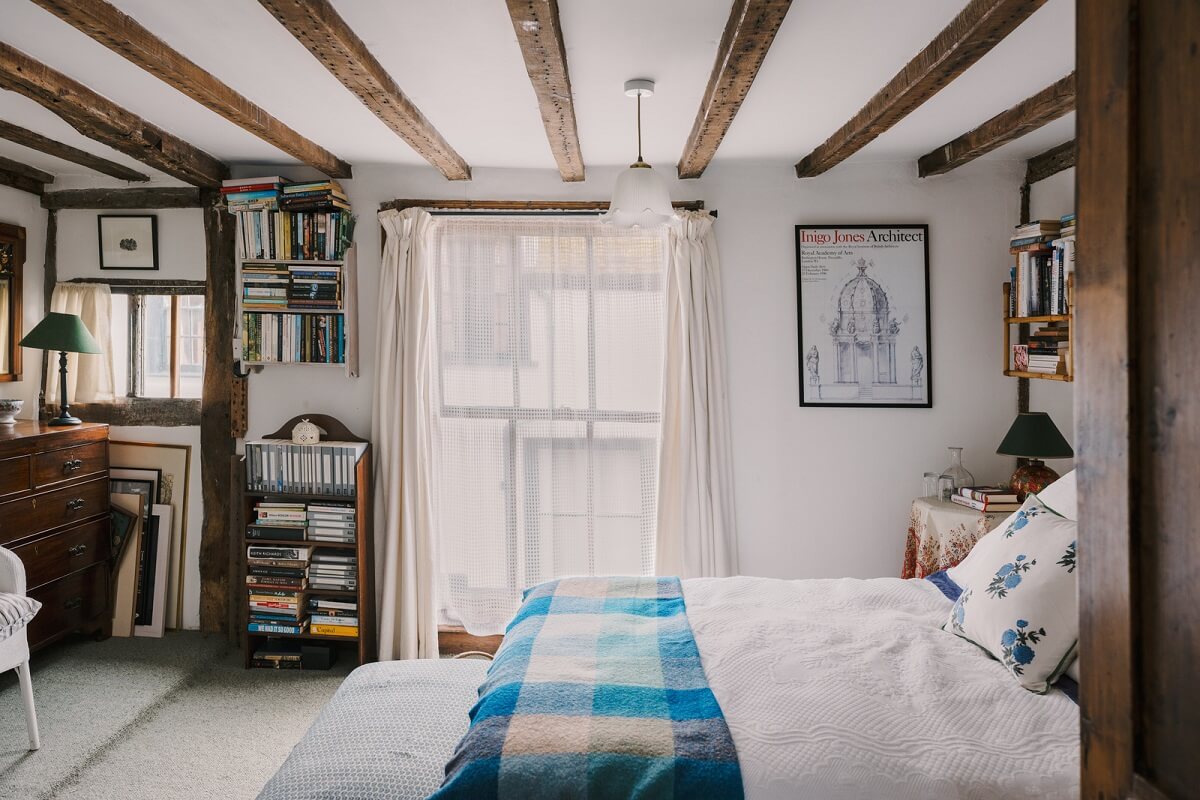A Cozy Historic English House with Exposed Beams 12 Hill Street Hastings 21 A Cozy Historic English House with Exposed Beams