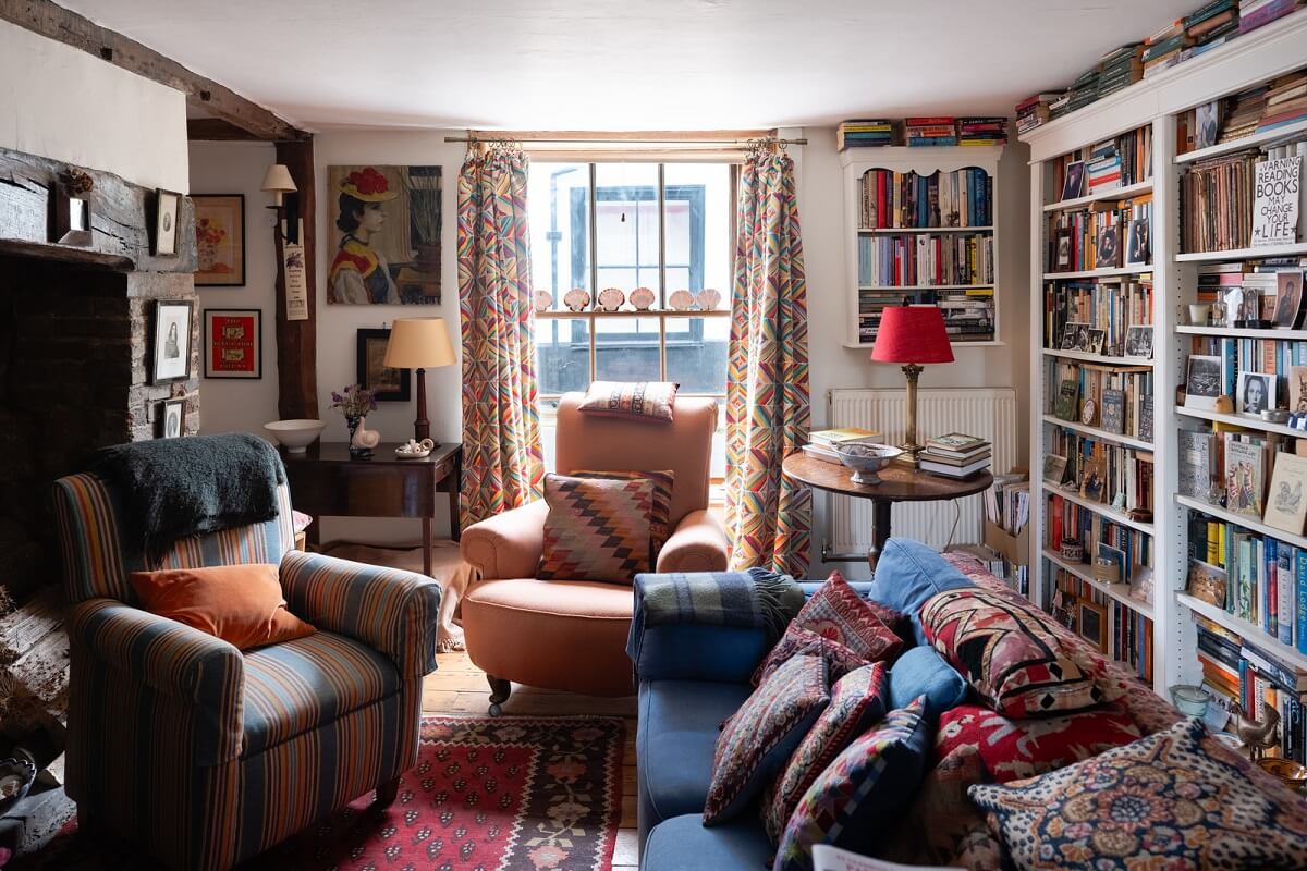 A Cozy Historic English House with Exposed Beams 6 a0OP3000001glOXMAY N45 webres A Cozy Historic English House with Exposed Beams