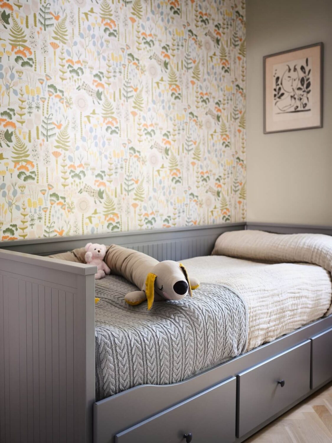 A Classic Stockholm Apartment with Floral Wallpaper 26 childrens bedroom with wallpaper and gray sofa bed nordroom