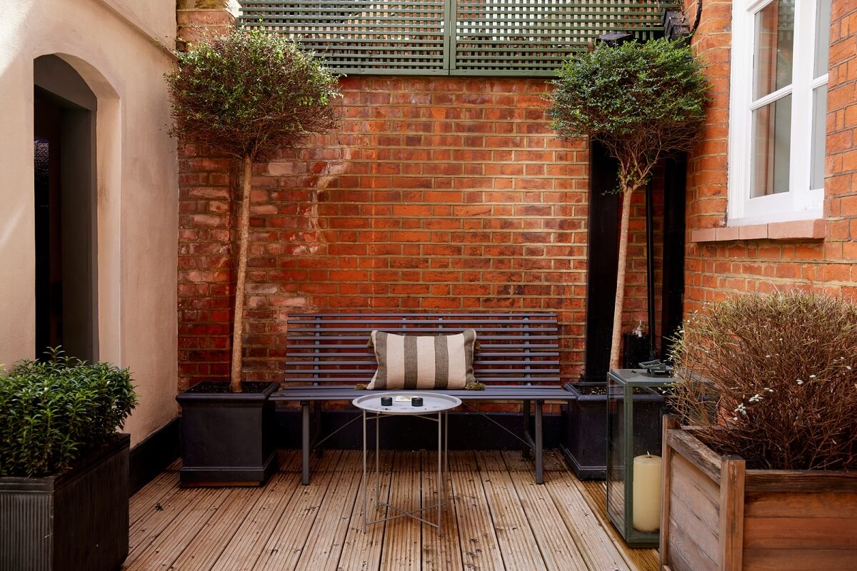 Modern Interiors in an Architectural 19th Century Building 18 courtyard garden