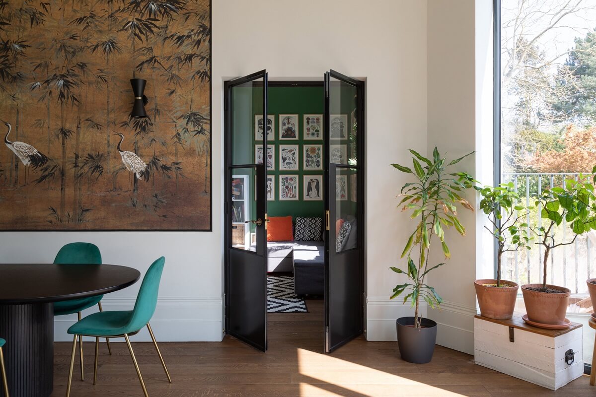 A Colorful London Family Home Renovated by Fraher & Finlay 14 dining room
