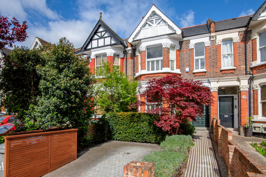 A Victorian House where the Kitchen is the Heart of the Home 16 exterior victorian house england