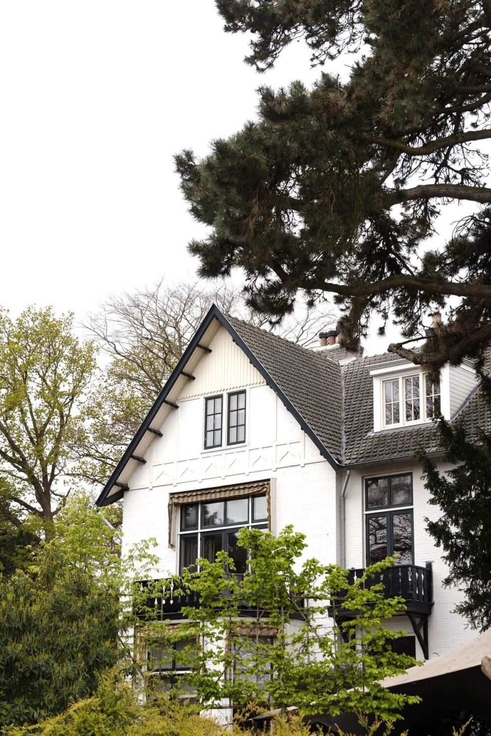 A Warm Atmosphere in a Historic Dutch Villa 37 exterior white A Warm Atmosphere in a Historic Dutch Villa
