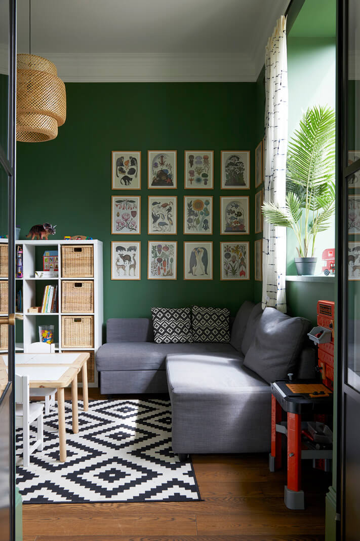 A Colorful London Family Home Renovated by Fraher & Finlay 15 green play room