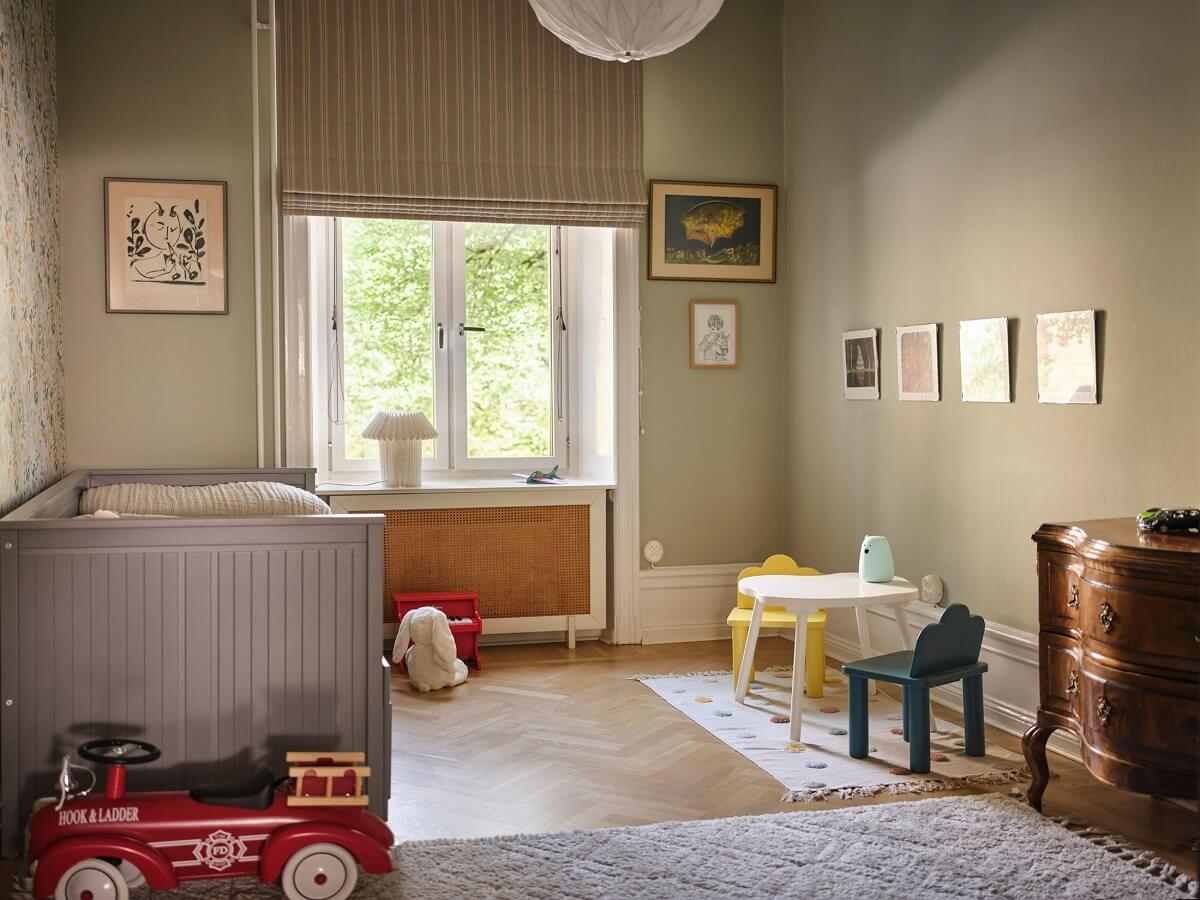 A Classic Stockholm Apartment with Floral Wallpaper 25 kids bedroom