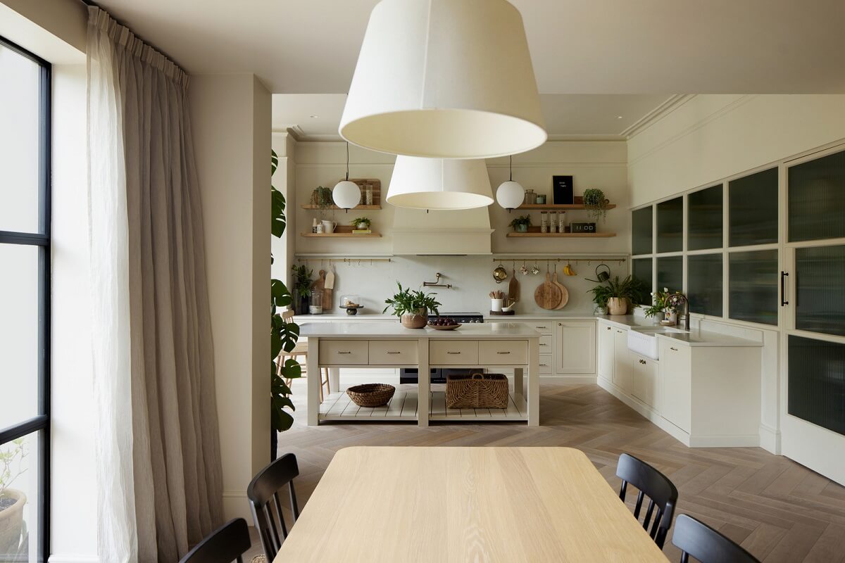 Historic Features and Modern Design in an English Regency Villa 7 open plan dining room and kitchen
