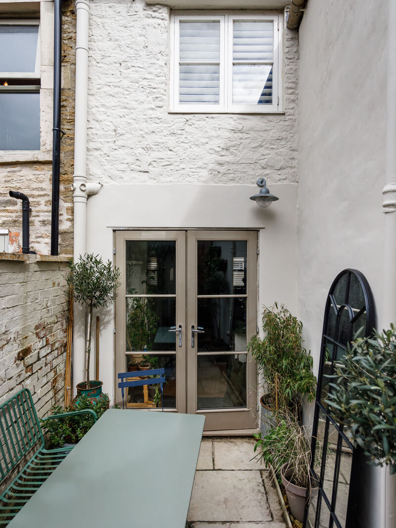 A Charming English Cottage Filled with Historic Character 10 small cottage patio garden