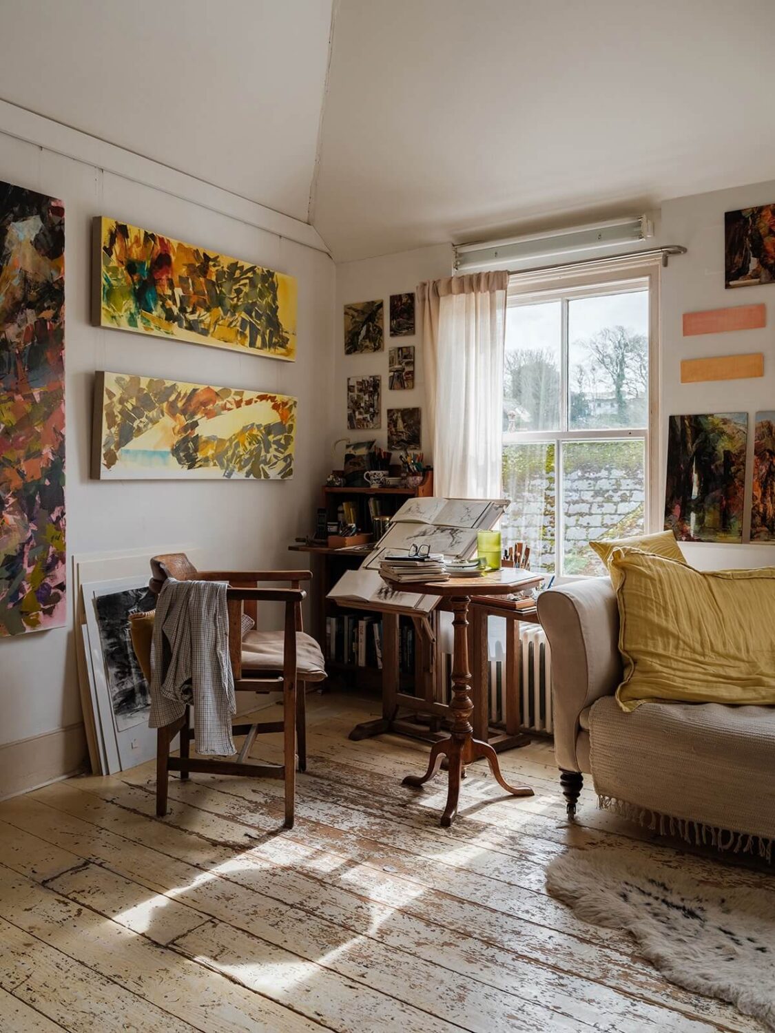 A Coastal White Painter's Home with Reclaimed Features in Cornwall 15 top floor artist studio