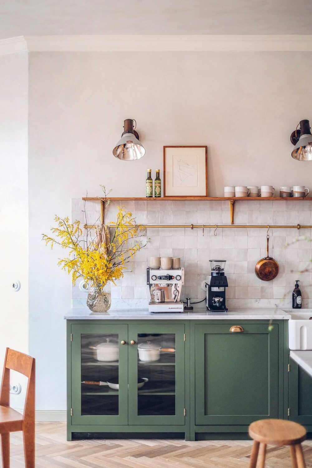 A deVOL Kitchen in the St. Oak Apartment from Our Food Stories 7 11.TheRealShakerKitchen PhotographyCreditStOakApartments deVOL LOW RES A deVOL Kitchen in the St. Oak Apartment from Our Food Stories