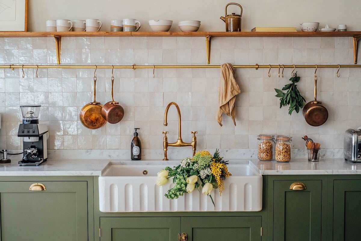 A deVOL Kitchen in the St. Oak Apartment from Our Food Stories 10 16.TheRealShakerKitchen PhotographyCreditStOakApartments deVOL LOW RES A deVOL Kitchen in the St. Oak Apartment from Our Food Stories