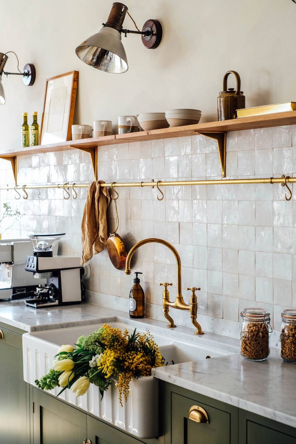 A deVOL Kitchen in the St. Oak Apartment from Our Food Stories 13 19.TheRealShakerKitchen PhotographyCreditStOakApartments deVOL LOW RES A deVOL Kitchen in the St. Oak Apartment from Our Food Stories