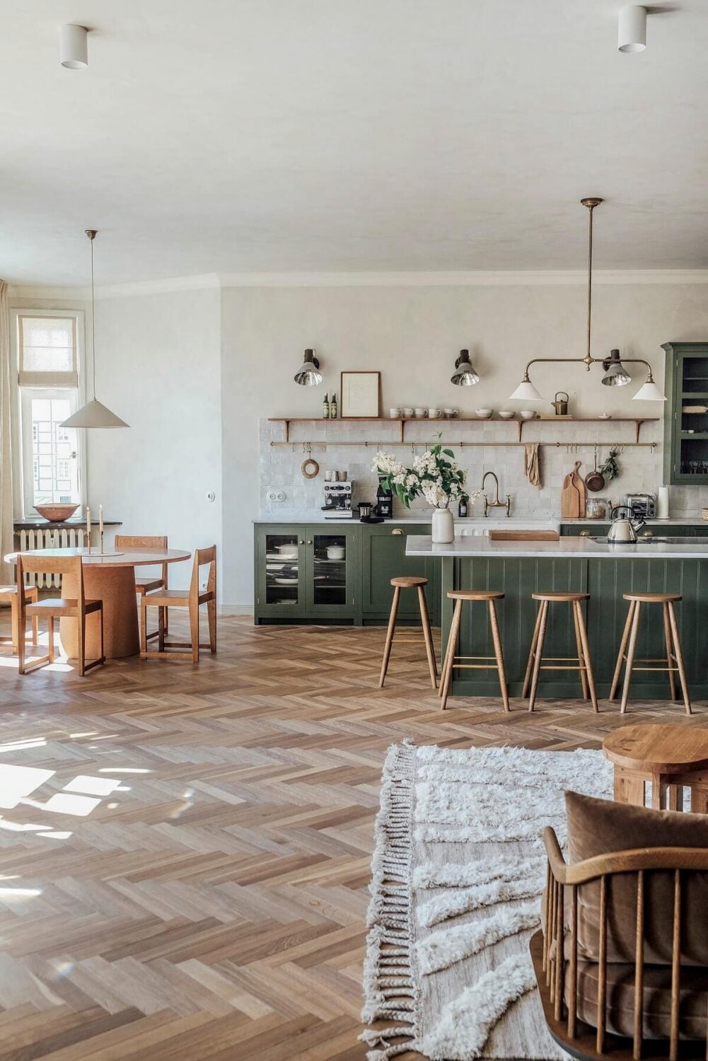 A deVOL Kitchen in the St. Oak Apartment from Our Food Stories 2 2.TheRealShakerKitchen PhotographyCreditStOakApartments deVOL LOW RES A deVOL Kitchen in the St. Oak Apartment from Our Food Stories
