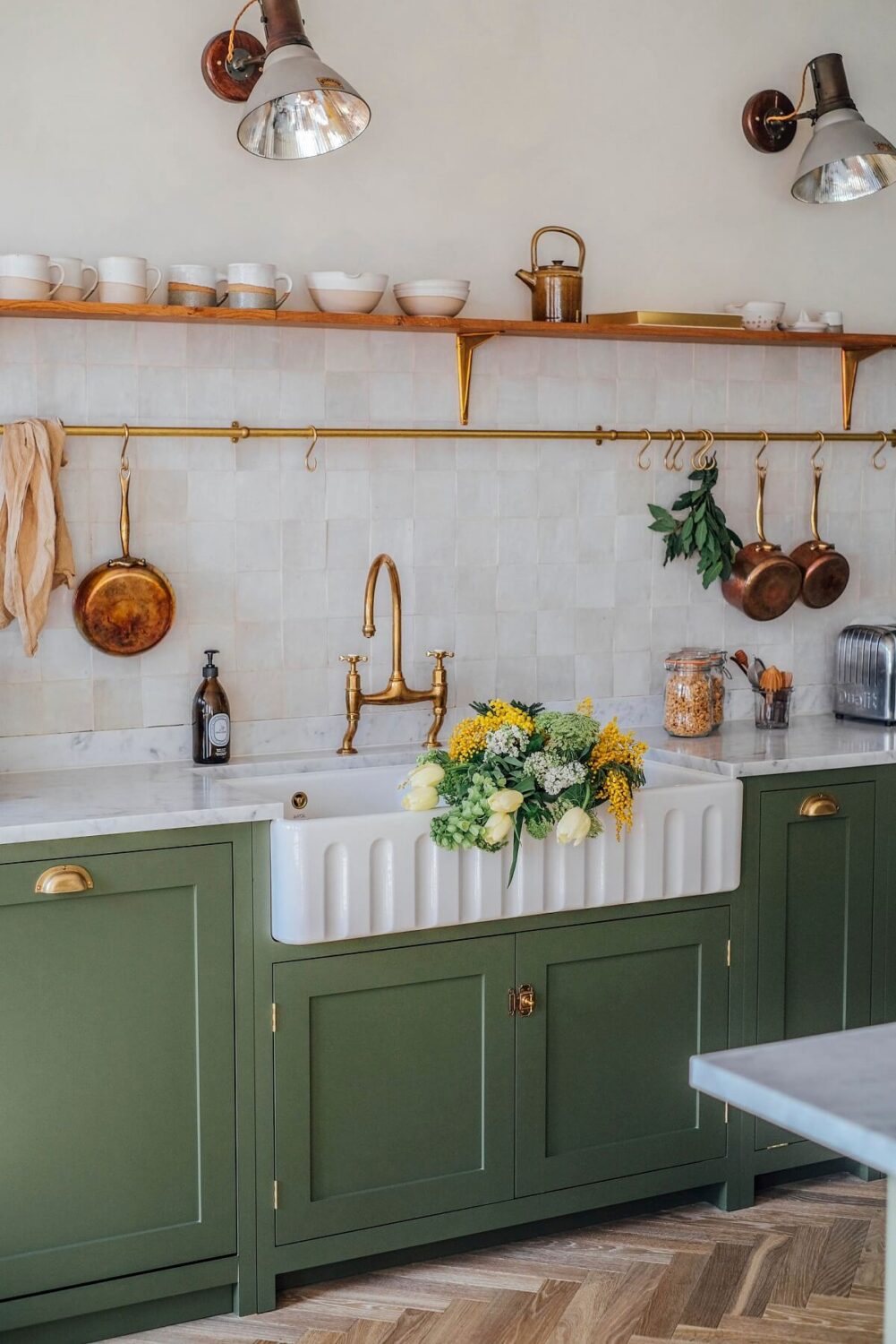 A deVOL Kitchen in the St. Oak Apartment from Our Food Stories 14 21.TheRealShakerKitchen PhotographyCreditStOakApartments deVOL LOW RES A deVOL Kitchen in the St. Oak Apartment from Our Food Stories