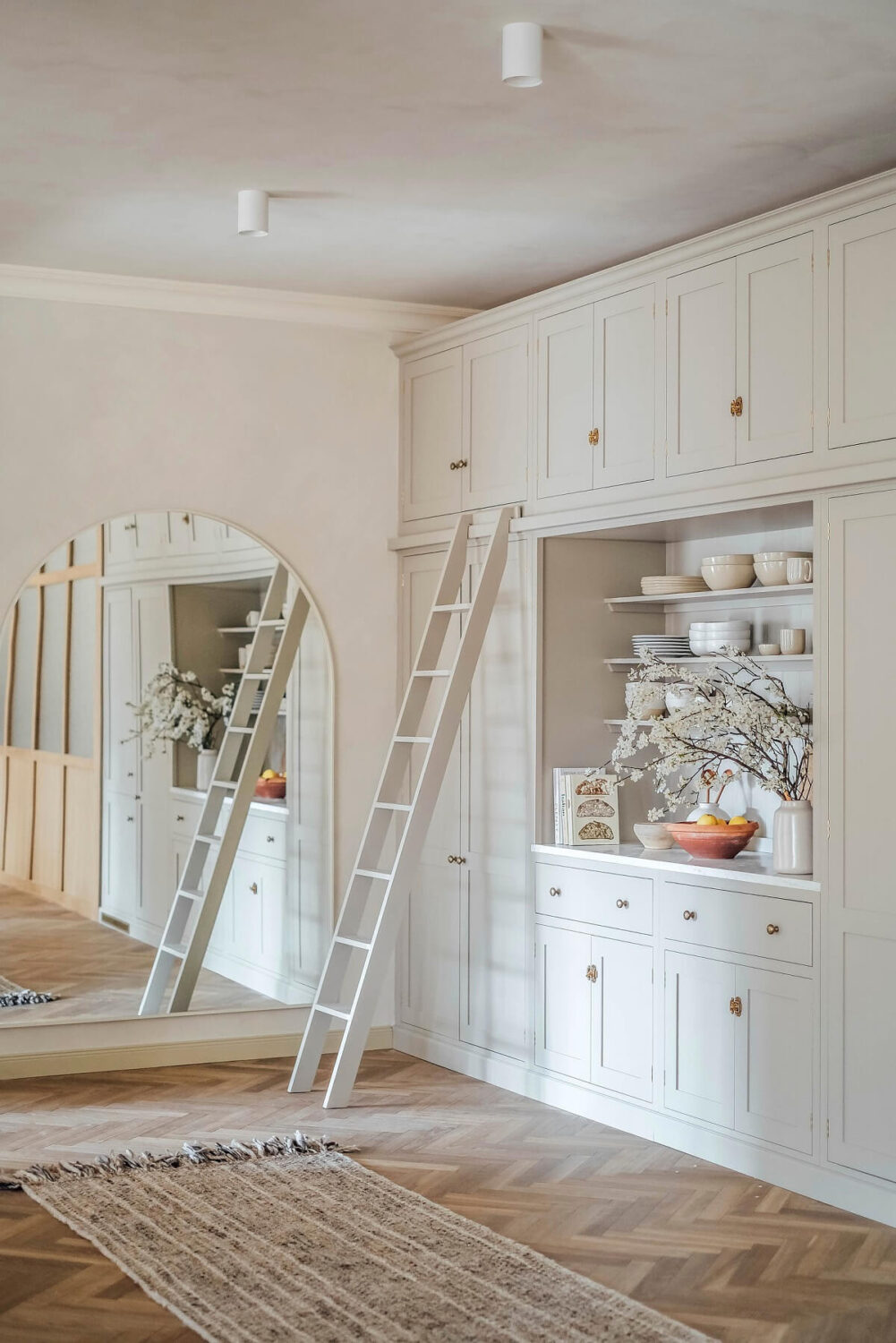 A deVOL Kitchen in the St. Oak Apartment from Our Food Stories 18 23.TheRealShakerKitchen PhotographyCreditStOakApartments deVOL LOW RES A deVOL Kitchen in the St. Oak Apartment from Our Food Stories