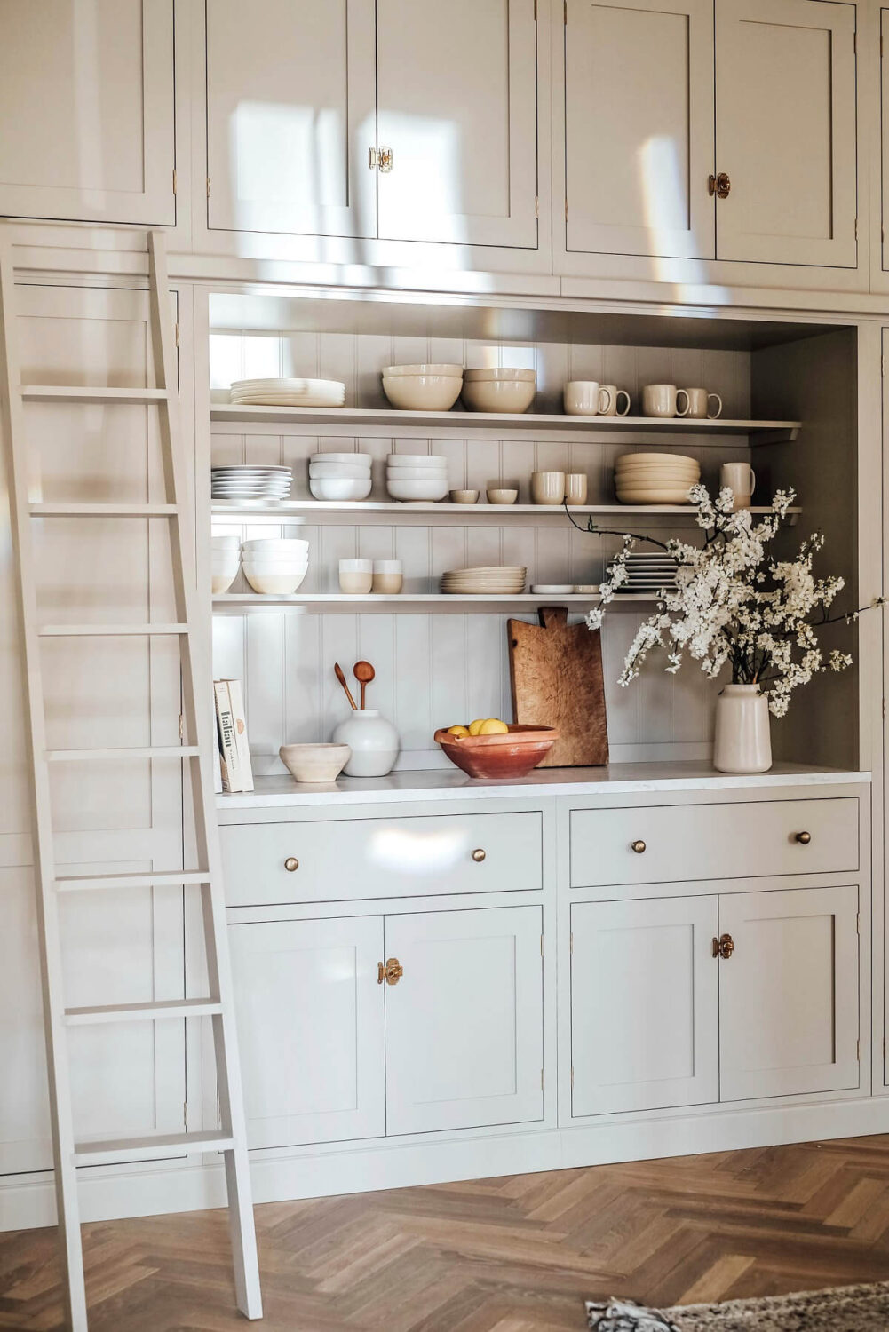 A deVOL Kitchen in the St. Oak Apartment from Our Food Stories 20 25.TheRealShakerKitchen PhotographyCreditStOakApartments deVOL LOW RES A deVOL Kitchen in the St. Oak Apartment from Our Food Stories
