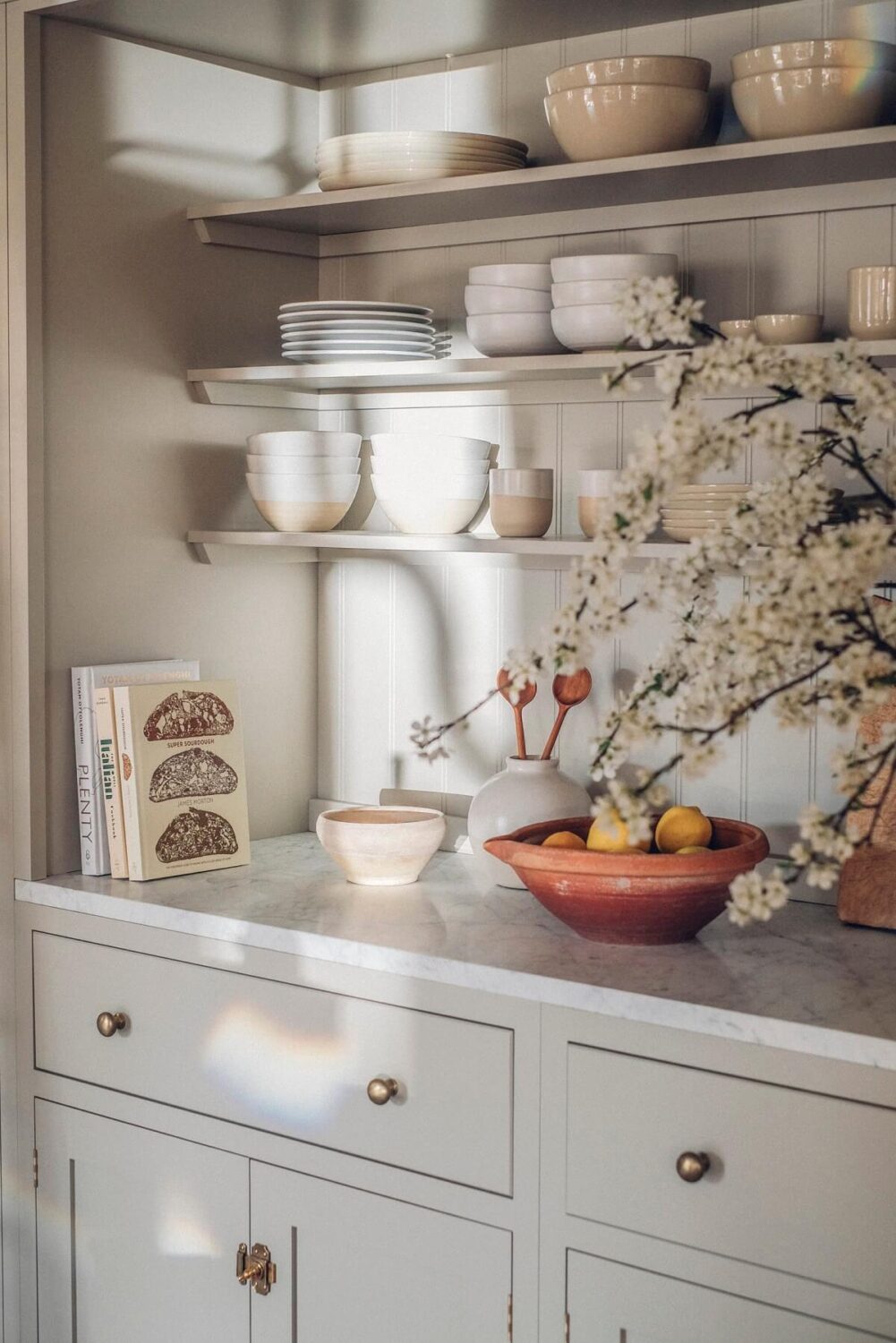 A deVOL Kitchen in the St. Oak Apartment from Our Food Stories 21 27.TheRealShakerKitchen PhotographyCreditStOakApartments deVOL LOW RES A deVOL Kitchen in the St. Oak Apartment from Our Food Stories